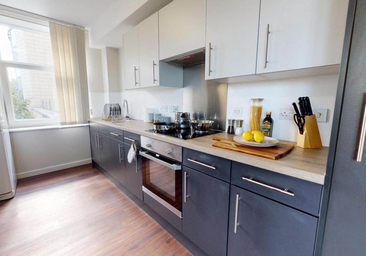 Private Bedrooms With Shared Kitchen And Studios At Iq Tufnell House In Londen Buitenkant foto