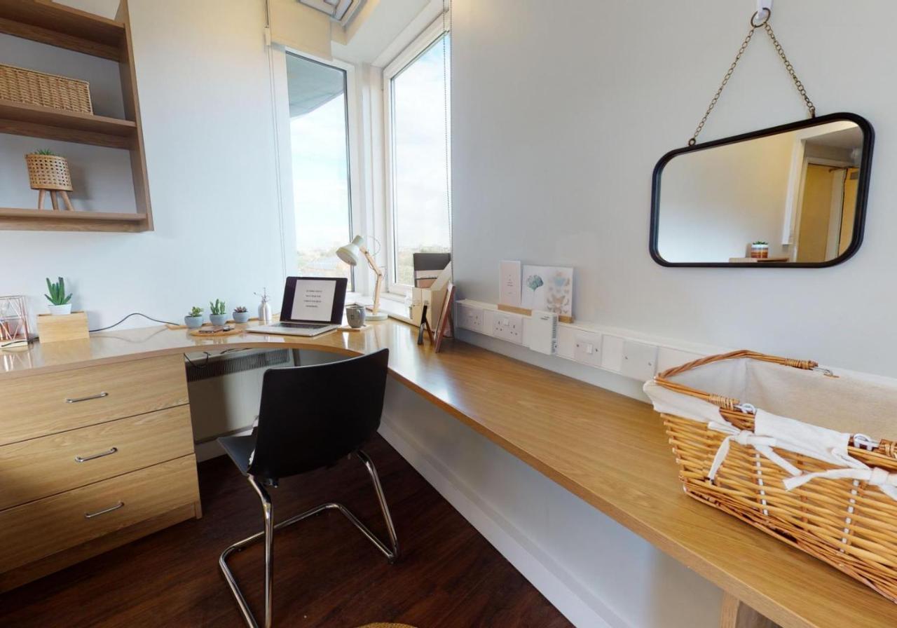 Private Bedrooms With Shared Kitchen And Studios At Iq Tufnell House In Londen Buitenkant foto