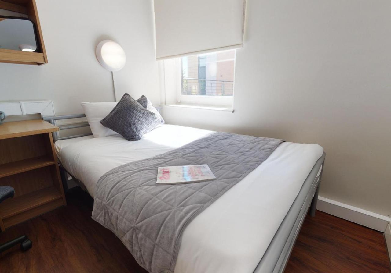 Private Bedrooms With Shared Kitchen And Studios At Iq Tufnell House In Londen Buitenkant foto