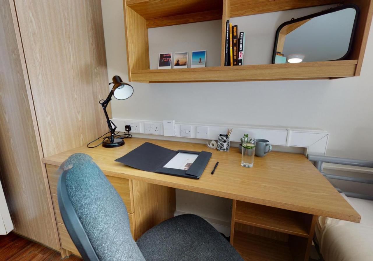 Private Bedrooms With Shared Kitchen And Studios At Iq Tufnell House In Londen Buitenkant foto